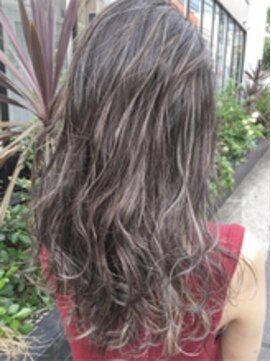 シーズンズ バイ マーブルズ(seasons by marbles) 【青山 美容室 seasons by marbles】大人ハイライトカラー