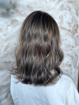 アリスバイヘアーモア(ALICE by Hair More) グレージュハイライトカラー