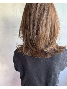 キチ(kichi.) [kichi.] くすみベージュ×レイヤーロブ