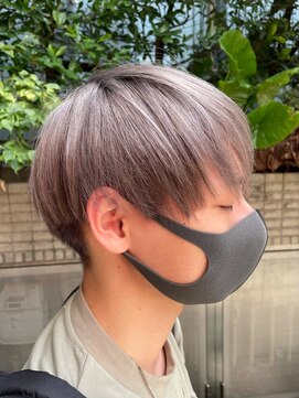 スタジオフォーエイチ(STUDIO 4H) シルバーアッシュ/グレーアッシュ/マッシュ/ツーブロック/韓国