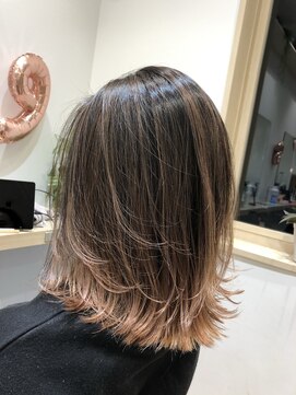 フレリス(FreRis) 大人かわいいバレイヤージュ/レイヤーカット/デザインカラー