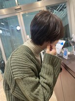 レンジシ オモテサンドウ(RENJISHI omotesando) 耳掛けのハンサムショート  グレージュ　丸み