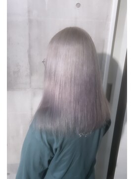 メゾン(Maison) ホワイトグレージュ　ハイトーンカラー