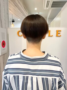 カドル(Cuddle) マンバン風刈り上げショート