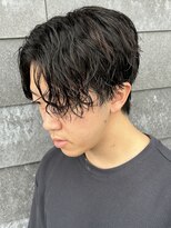 ヒュイル バイ ニアウ(Hwyl by Niau) メンズマッシュセンターパートスパイラルパーマニュアンスパーマ