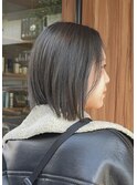 シルバーグレーカラー×顎下ぱつんとボブ