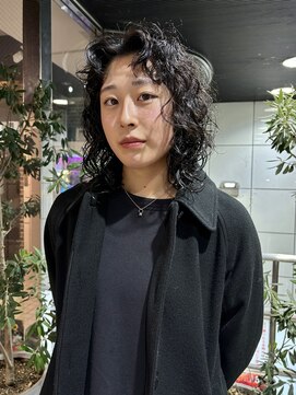 ヘアーアンドメイク ビス(HAIR&MAKE bis) 多毛でも叶う！海外風ハードパーマ【kotomi】