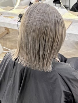 リアン 上尾店(Rien) 韓国風 レイヤーカット[ホワイトベージュライトブルー]上尾/韓国