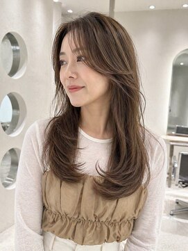 サーカス バイ ビュートリアム 青山(CIRCUS by BEAUTRIUM) 大人綺麗 レイヤーカット＆ハイライト白髪ぼかし 40代 50代 60代