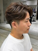 キリ 逗子(kiri)&nbsp;逗子葉山テーパーフェードニュアンスパーマフェザーパーマ眉R173