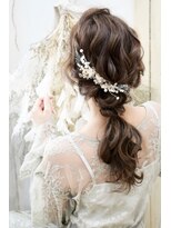 ヘアメイクサロンシャルメ(Hair Make Salon CHARMER) 結婚式・二次会に♪ゆるふわローポニーテールスタイル