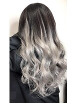 ヘアーデザイン ジェルム(Hair Design germe)&nbsp;ホワイトグレーのグラデーションスタイル ～しのだスペシャル～