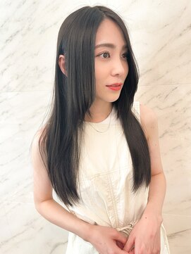 ソワリー 栄(THOiRY) ● THOiRY女性らしい柔らかヘア艶髪ストレートアッシュブラック