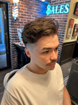 バレス 田町(BALES) [スキンフェード/ツイストスパイラル/田町]