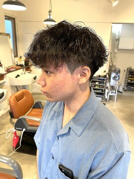 アンティコ(Antico) 波巻きツイストスパイラル束感ツーブロック流行マッシュショート