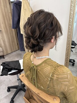 サリーワンフォーワン(Sally 141) ルーズ下目アップ