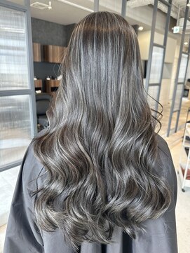 オリ(‘Oli) 細めハイライトオリーブグレイ