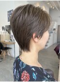 大人女性の綺麗めショートスタイル