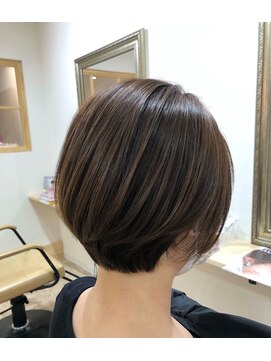 オモイ(omoi) ショートボブ