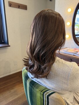 エルサフィロ キタハマ(el zafiro kitahama) 30×40×50×60代×髪質改善×頭皮に優しい×明るい白髪染め