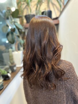 セミロングレイヤーで軽やか！