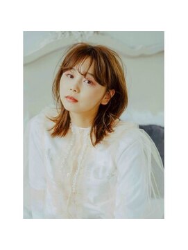 アクシス(axis) 肩下ミディアム