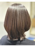 透明感のあるオリーブカラーでツヤのある仕上がりに
