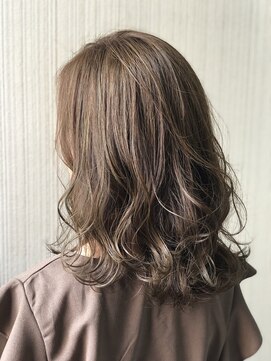 トムキャット(TOM CAT) 【新宿TOM CAT】春夏大人可愛い忍ばせグレージュハイライト