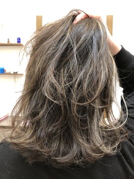 ヘアーアンドメイク きゃら(Hair&Make chara) ハイライトカラー