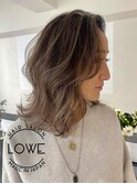 LOWE 外ハネロブのアッシュグレージュ/表参道/今日行ける美容室