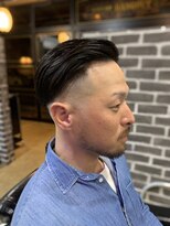 ハングアウト(HANGOUT)&nbsp;アイロンパーマスキンフェードスタイル