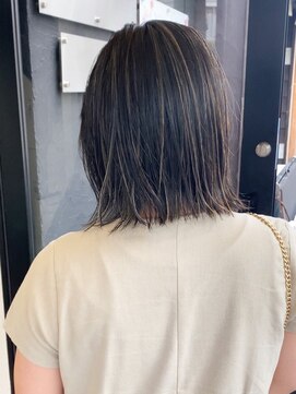 ノラ ウメダ(NORA UMEDA) 【NORA UMEDA 高木】地毛に合わせたグレー&ホワイトハイライト