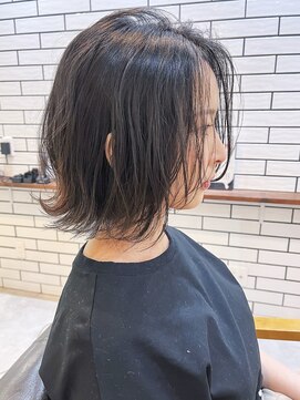 スケッチ(sketcH) 大人可愛い × 外ハネボブ くびれ前下がり