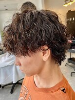 フゥ 宇都宮(FeU)&nbsp;波巻きパーマメンズマッシュウルフツイストスパイラルパーマ
