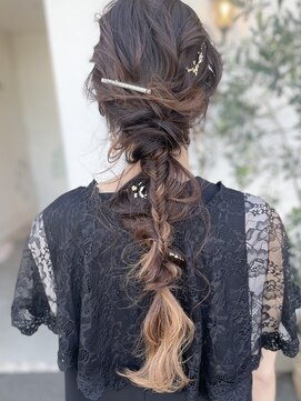 ユイバイラドンナ(Huit by LADONNA) 編みおろしで華やかな印象に☆大切な1日をもっと可愛く♪