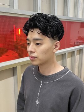 メリケンバーバーショップ トーキョー(MERICAN BARBERSHOP TYO) BURG 【 ラフスタイル/ニュアンスパーマ 】