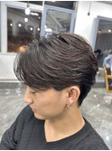 センターパートメンズ髪型マッシュウルフニュアンスパーマ