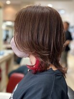 ヘアークリアー 春日部&nbsp;おしゃれな大人のインナーカラー レッド ミディアムレイヤー