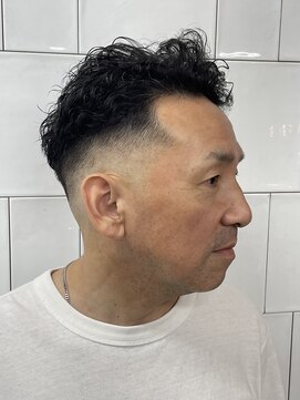 メリケンバーバーショップ フクオカ(MERICAN BARBERSHOP FUK) スキンツイストパーマショート
