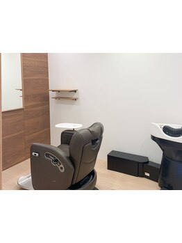 個室空間で完全マンツーマン施術ゆったりと癒しの施術を堪能することができます♪大満足な仕上がりに◎