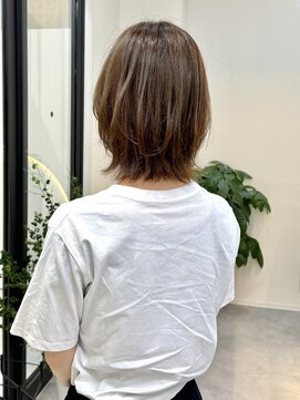 エブリ(evri) 「evri」ミディアム 外ハネ レイヤー レイヤーカット