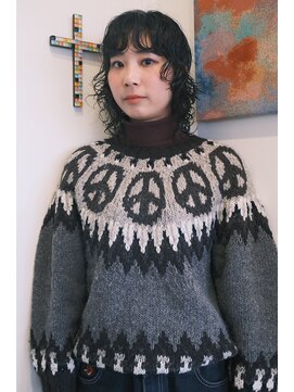 ニウ(NIU) やわらかさと個性を引き出す、抜け感パーマスタイル。