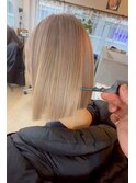 ホワイトベージュ