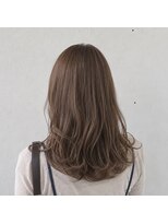 アンリエラ(Unliera)&nbsp;レイヤーカット/ローレイヤー/くすみベージュ/松山美容室