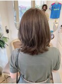 透明感アップニュアンスカラー愛され外ハネミディヘア梅ヶ丘