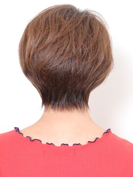 ビュートリアム 福岡(BEAUTRIUM) 綺麗なシルエットの、大人っぽい雰囲気のひし形ショート