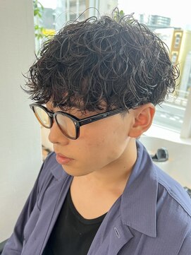 ウェイビーエフティフィフス 横浜西口(WAVEY ft.fifth) ツイストパーマ無造作パーマメンズマッシュ刈り上げツーブロック