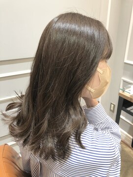 ネオリーブギンザ 銀座店(Neolive GINZA) 赤みを抑えた柔らかいカーキグレージュカラー