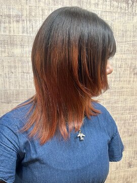 ララ(LALA) ウルフカット、ブラッドオレンジ、エンドカラー