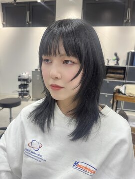 ソピ バイ インビテーション(sopi by invitation) ウルフカット ウルフレイヤー ハイレイヤー ブルーアッシュ